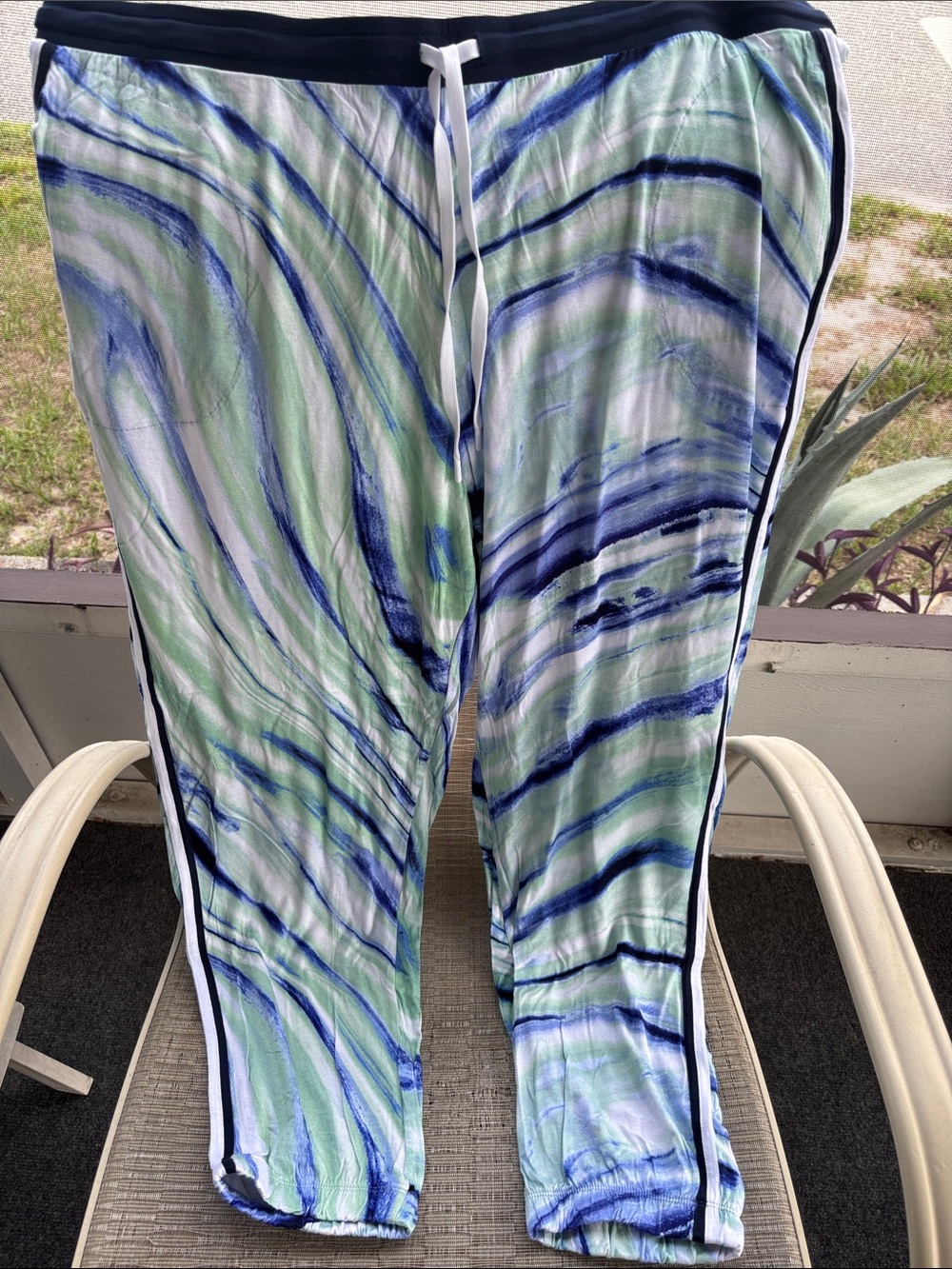 Secret Treasures Blue & Green Marble-Stripe Lounge Pants